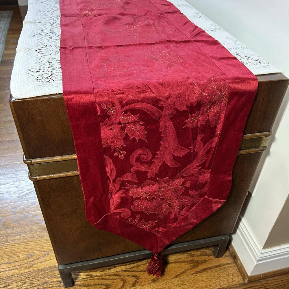 Christmas Table Runner pair - Picture 4 of 8